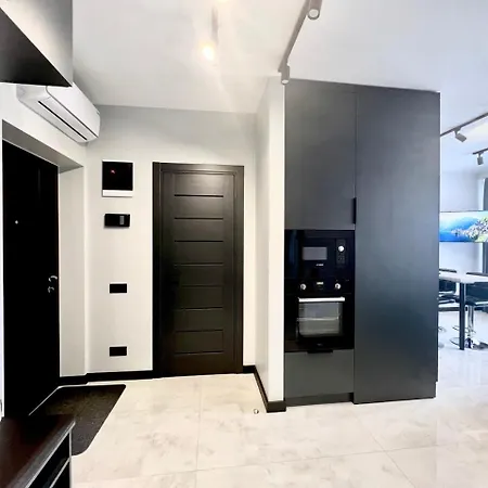 парус сіті Apartamento *